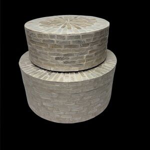 Mother Of the pearl Round Box, Handmade Mother Of Pearl Storage Box, Decor Box